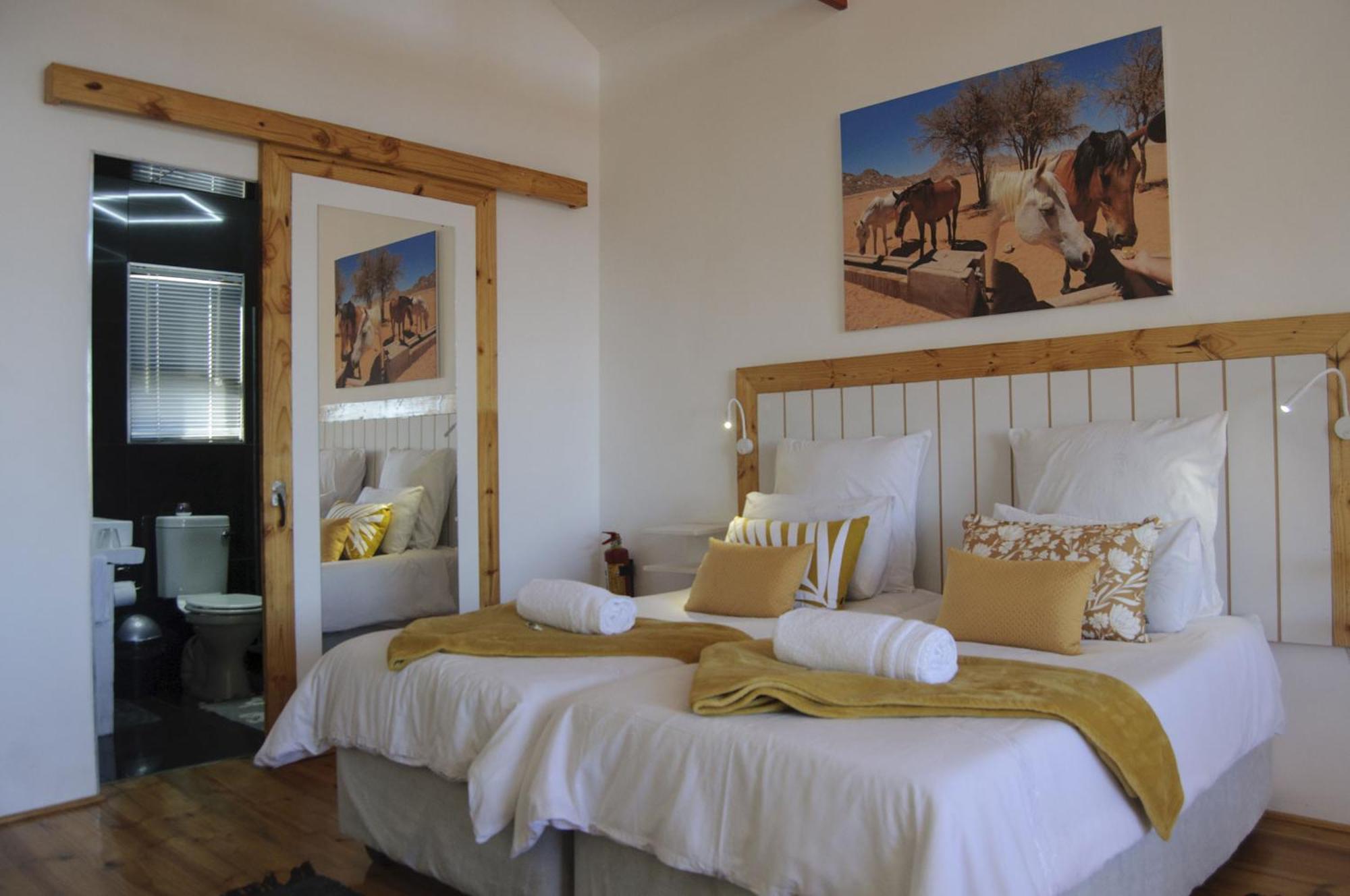 Wildhorses B&B And Self Catering Lüderitz Exteriör bild